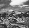 Parco Nazionale del Gran Paradiso. Valsavarenche. La Basej dal lago Rosset. Sullo sfondo il gruppo del Carro con la Grande Aiguille Rousse. Exakta 66-II con obiettivo Schneider Xenotar 80 mm f/2,8. Filtro arancio. Pellicola Agfa Scala 200